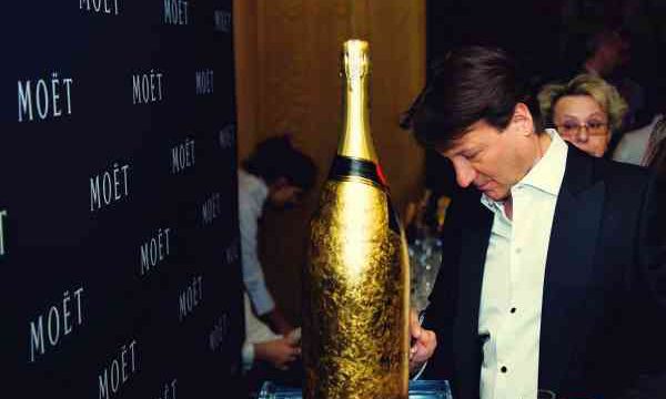 Robert_Wieckiewicz_Moet_10