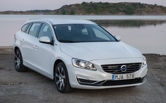Dotknij pierwsze takie auto w chmurze – premiera nowego Volvo V60 Plug-in-Hybrid
