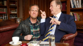 NOWY SEZON ?CAR S.O.S.? NA NATIONAL GEOGRAPHIC CHANNEL Film, LIFESTYLE - ?Car S.O.S.? powraca z jeszcze większą porcją motoryzacyjnych emocji. Przepis na radość właścicieli aut z przywrócenia do dawnej świetności ich samochodowych pereł jest prosty - i co równie ważne - sprawdzony! Najlepiej znają go Tim Shaw i Fuzz Townshend.