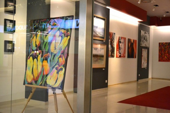 Polscy artyści dla galerii Project Art Sztuka, LIFESTYLE - ?Ogrody Wyobraźni? ? pod takim tytułem odbywa się w Porcie Łódź kolejna edycja wystawy obrazów artystów z Project Art. Ogród wyobraźni jest połączeniem kilkunastu różnych wizji twórców na temat postrzegania wiosny i lata w sztuce.