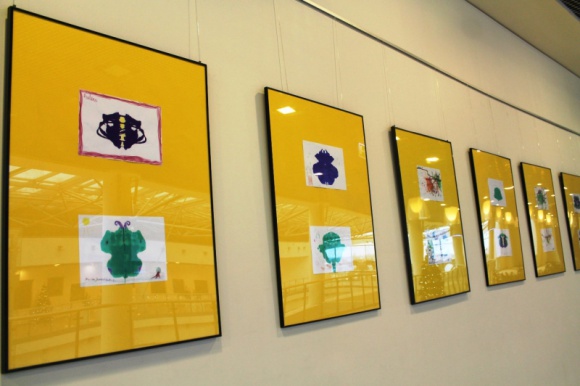 Zobacz młode talenty z Bytomia Hobby, LIFESTYLE - Gdzie rodzą się artystyczne talenty i co kryje dziecięca wyobraźnia? W Galerii na Poziomie ruszyła wystawa prac małych artystów z ?Klubu Odkrywców? Agory Bytom. Wstęp wolny.