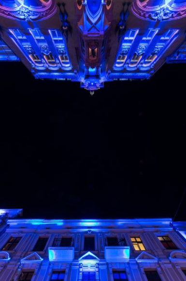 Awangarda w świetlnej odsłonie Sztuka, LIFESTYLE - Jeden z najbardziej lubianych i popularnych festiwali rozpocznie się już 29 września. Light Move Festival każdego roku odkrywa piękno XIX-wiecznych zabytków. W tym roku festiwal światła będzie działał pod hasłem ?No limits ? szlakiem awangardy?.