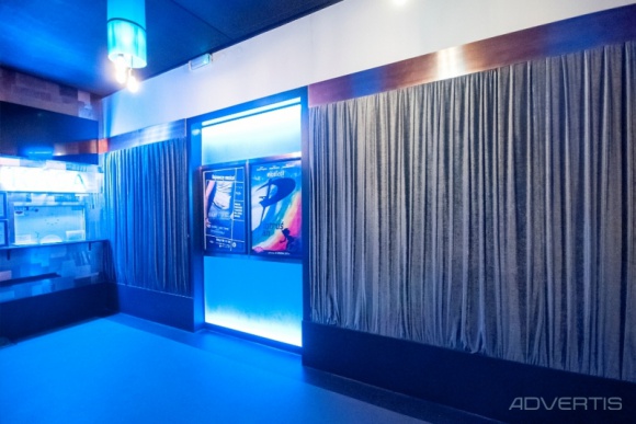 Teatr odzyskuje blask Teatr, LIFESTYLE - Hol Teatru Studio Buffo przeszedł niezwykłą metamorfozę. Dzięki gruntownej rewitalizacji, wnętrza teatru odzyskują blask.