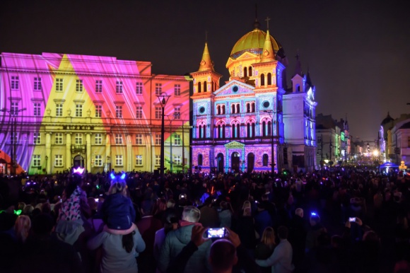 Rozbłysły kolorowe światła Light. Move. Festival. 2017