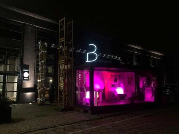 Kontenerowe galerie fotografii Szymona Brodziaka