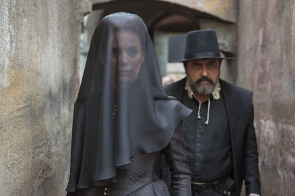 Polska premiera serialu "Zaraza" Film, LIFESTYLE - Ciesząca się ogromną popularnością, jedna z największych hiszpańskich produkcji filmowych ostatnich lat, debiutuje przed polską publicznością w niedzielę 25. lutego na kanale Epic Drama.