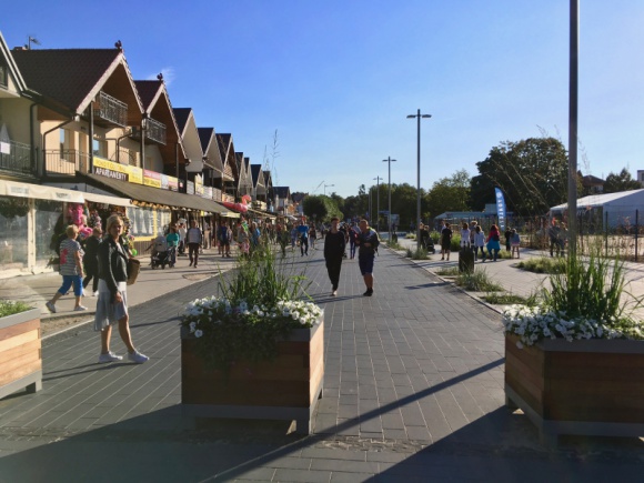 Władysławowo to najchętniej wybierany przez turystów nadmorski kurort Hobby, LIFESTYLE - Władysławowo to najpopularniejszy wakacyjny kurort na Pomorzu! Tak wynika z danych portalu nocowanie.pl. 8 milionów użytkowników tego serwisu przyznało, że województwo pomorskie było najchętniej wybieranym kierunkiem wakacyjnego wypoczynku.