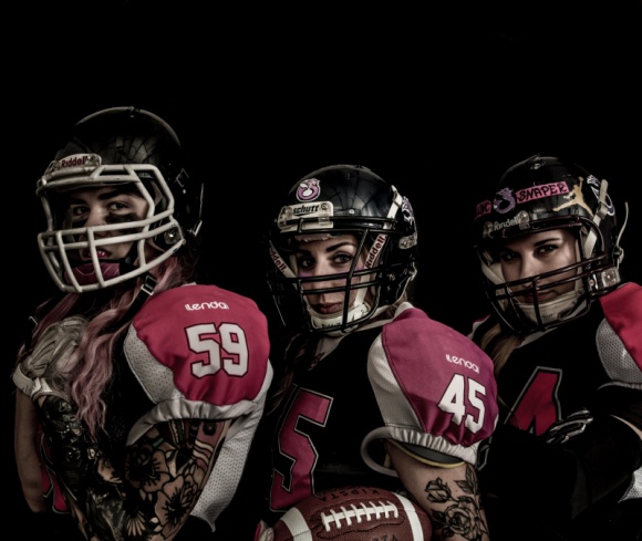 Wystawa ?Sport w wielkim mieście? Sztuka, LIFESTYLE - Fundacja Sztuka w Mieście zaprasza na nową wystawę na placu Europejskim. Od 27 III do końca VI będzie tam można oglądać ekspozycję ?Sport w wielkim mieście? prezentującą sportowy obraz Warszawy przez pryzmat przeszłości i współczesności oraz najbardziej niezwykłych dyscyplin.