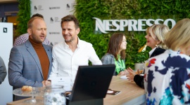 GWIAZDY W STREFIE NESPRESSO PODCZAS 44. FPFF W GDYNI Film, LIFESTYLE - Nespresso jest idealną kawą do rozmów o filmie, dlatego podczas 44. FPFF w Gdyni w Teatrze Muzycznym została przygotowana specjalna Strefa Nespresso dla gości, którzy nie wyobrażają sobie dnia bez mocnego espresso lub aromatycznej latte.
