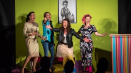 POWITAJ NOWT ROK NA TEATRALNYM BALU SYLWESTROWYM Teatr, LIFESTYLE - Czy już wiesz, jak w tym roku spędzisz Sylwestra? Czy będzie to sylwestrowy bal, czas w gronie najbliższych, a może w tym roku wybierzesz się w Sylwestra na przykład do teatru?