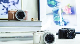 Olympus zaprezentował innowacyjny aparat PEN E-PL10 Hobby, LIFESTYLE - Lekki, stylowy, przestronny i wyposażony w szereg kreatywnych funkcji - to wszystko łączy w sobie PEN E-PL10. Nowy sprzęt marki Olympus przeznaczony jest przede wszystkim dla początkujących fotografów oraz osób, które szukają alternatywy dla zdjęć wykonywanych smartfonem.