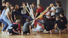 Brave Kids wystąpią nad Wisłokiem w ramach Wschodu Kultury Sztuka, LIFESTYLE - Z elementami muzyki i teatru oraz z udziałem gości specjalnych ? już w piątek lokalny finał Brave Kids! Na plenerowej scenie na Bulwarach wystąpi kilkudziesięciu utalentowanych artystycznie młodych mieszkańców Rzeszowa.