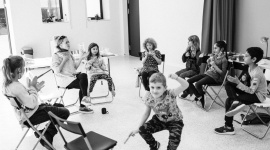 Animacje poklatkowe, wideopamiętniki i przegląd filmowy. Brave Kids online Film, LIFESTYLE - O spektaklach i występach, a nawet zwykłych warsztatach chwilowo nie ma mowy. Organizatorzy Brave Kids znaleźli jednak na to sposób. Już 12 grudnia rozpocznie się kolejny blok bezpłatnego przeglądu filmowego Brave Cinema ? Kids in danger online.